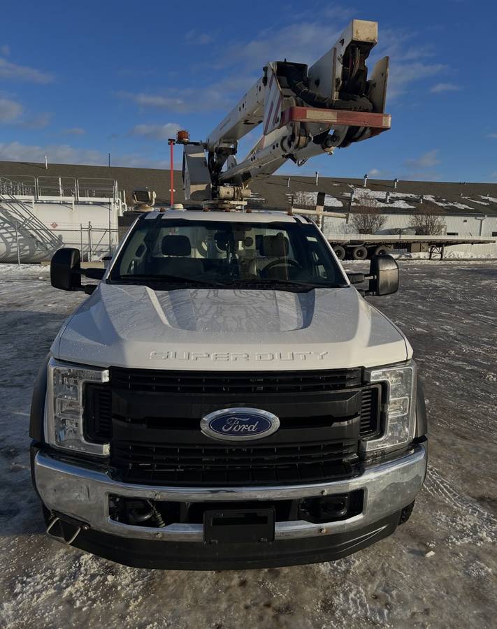 2017 Ford, εισαγωγή Καναδάς — φωτο 1