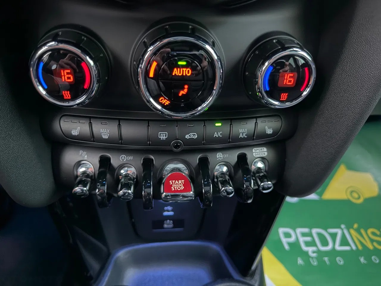 2024 MINI Cooper, 21.000 km, Πολωνία — φωτο 13 z 23