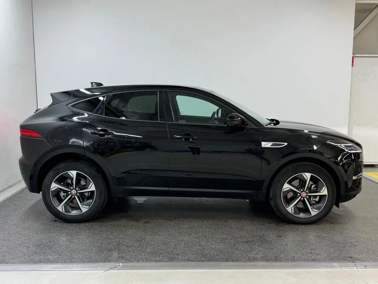 2022 Jaguar E-Pace, 25.000 km, Ρουμανία — φωτο 5 z 24
