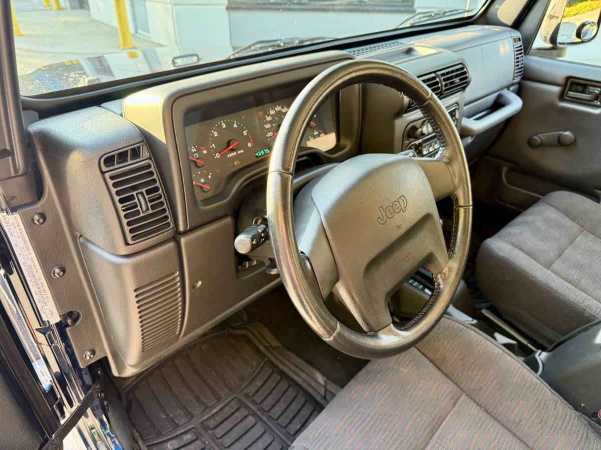 2003 Jeep, εισαγωγή Καναδάς — φωτο 12 z 12