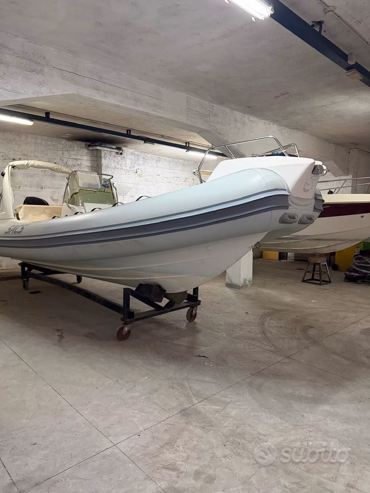 Gommone, εισαγωγή Σε απόθεμα στην ΕΕ — φωτο 1
