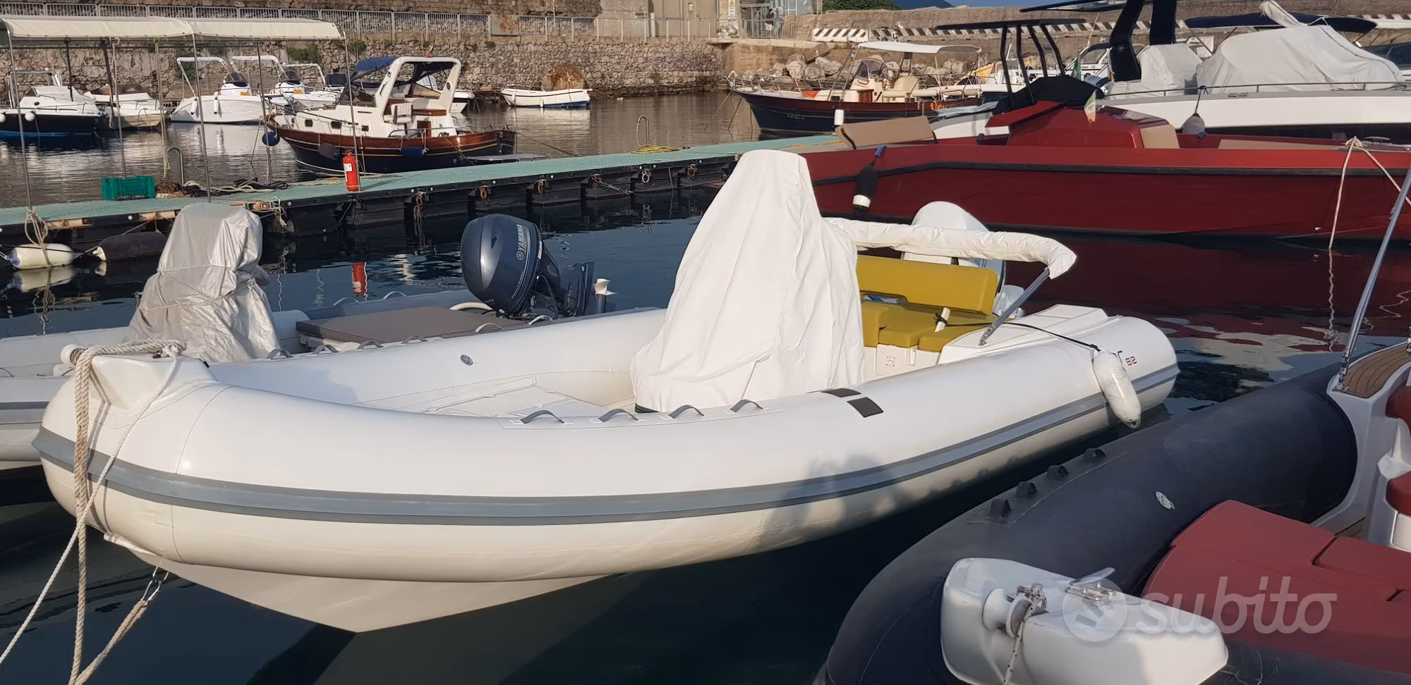 Gommone, εισαγωγή Σε απόθεμα στην ΕΕ — φωτο 1