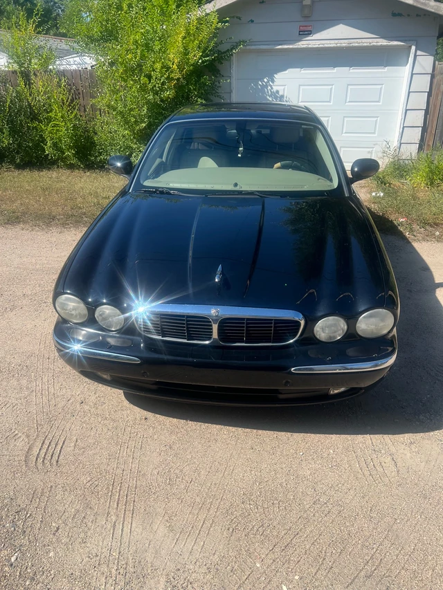 2004 Jaguar Xj, 140 km, εισαγωγή Καναδάς — φωτο 1