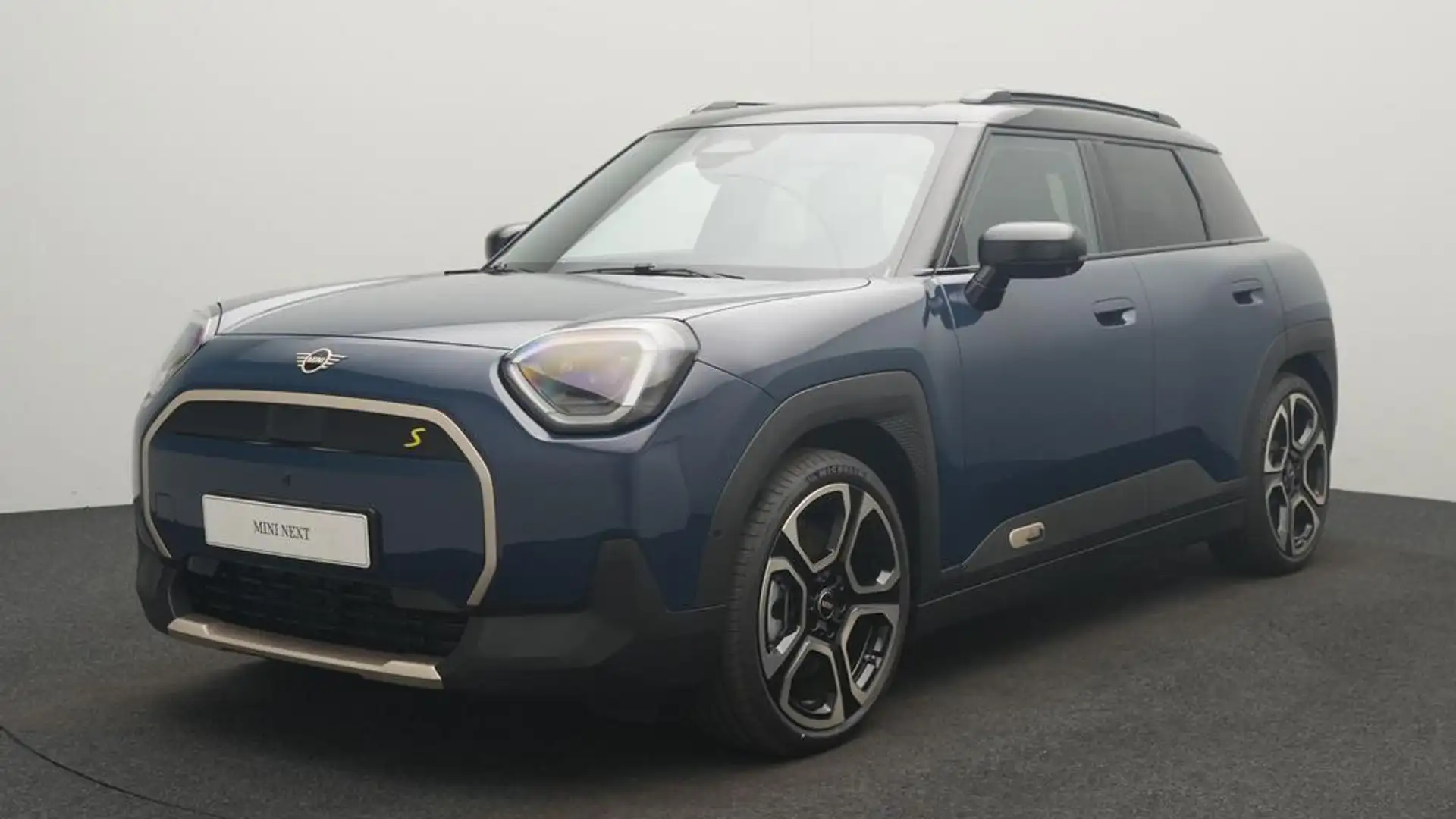2026 MINI Aceman, 4.253 km, Βέλγιο — φωτο 1