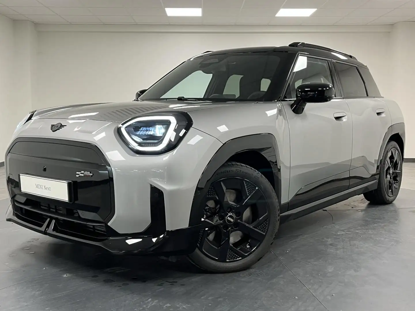 2026 MINI Aceman, 6.000 km, Γαλλία — φωτο 1