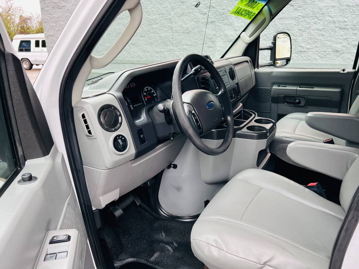 2012 Ford, εισαγωγή ΗΠΑ — φωτο 9 z 12