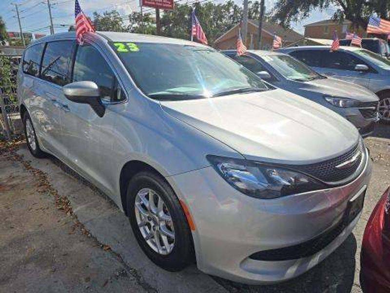 2023 Chrysler, εισαγωγή ΗΠΑ — φωτο 3 z 9