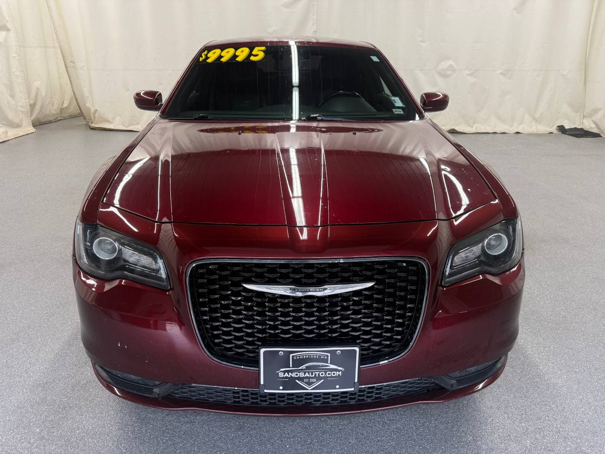 2019 Chrysler, κόκκινο, εισαγωγή ΗΠΑ — φωτο 2 z 12