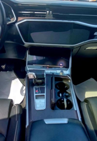 2022 Audi A7, ασημί, 121.674 km, εισαγωγή ΗΑΕ — φωτο 9 z 16