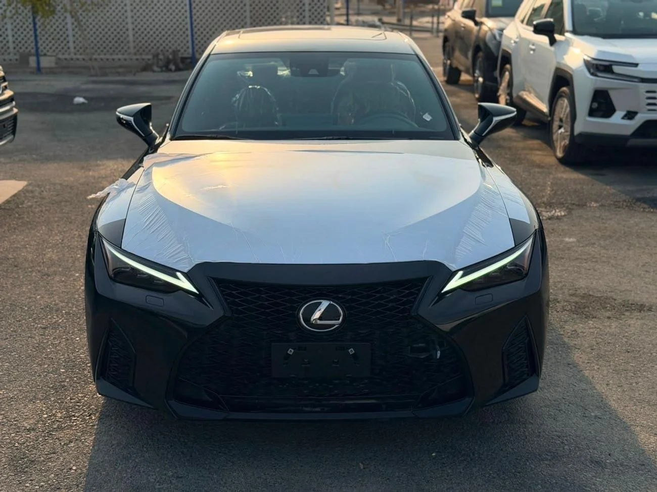 2025 Lexus IS350 F SPORT PRESTIGE, μαύρο, 0 km, εισαγωγή ΗΑΕ — φωτο 1