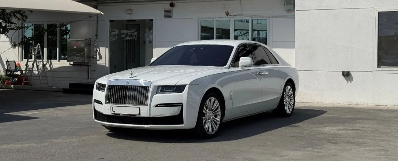2022 Rolls-Royce Ghost, λευκό, 14.000 km, εισαγωγή ΗΑΕ — φωτο 1