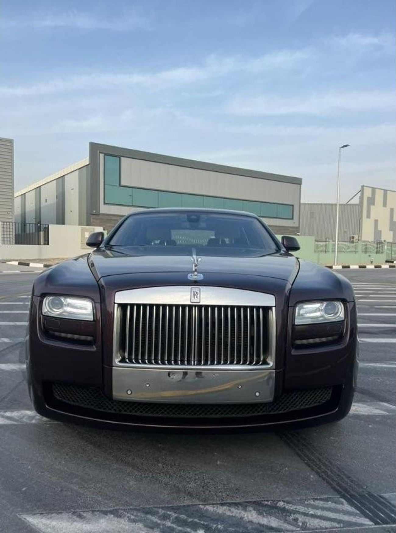 2013 Rolls-Royce Ghost STANDARD, Burgundy, 13.000 km, εισαγωγή ΗΑΕ — φωτο 1