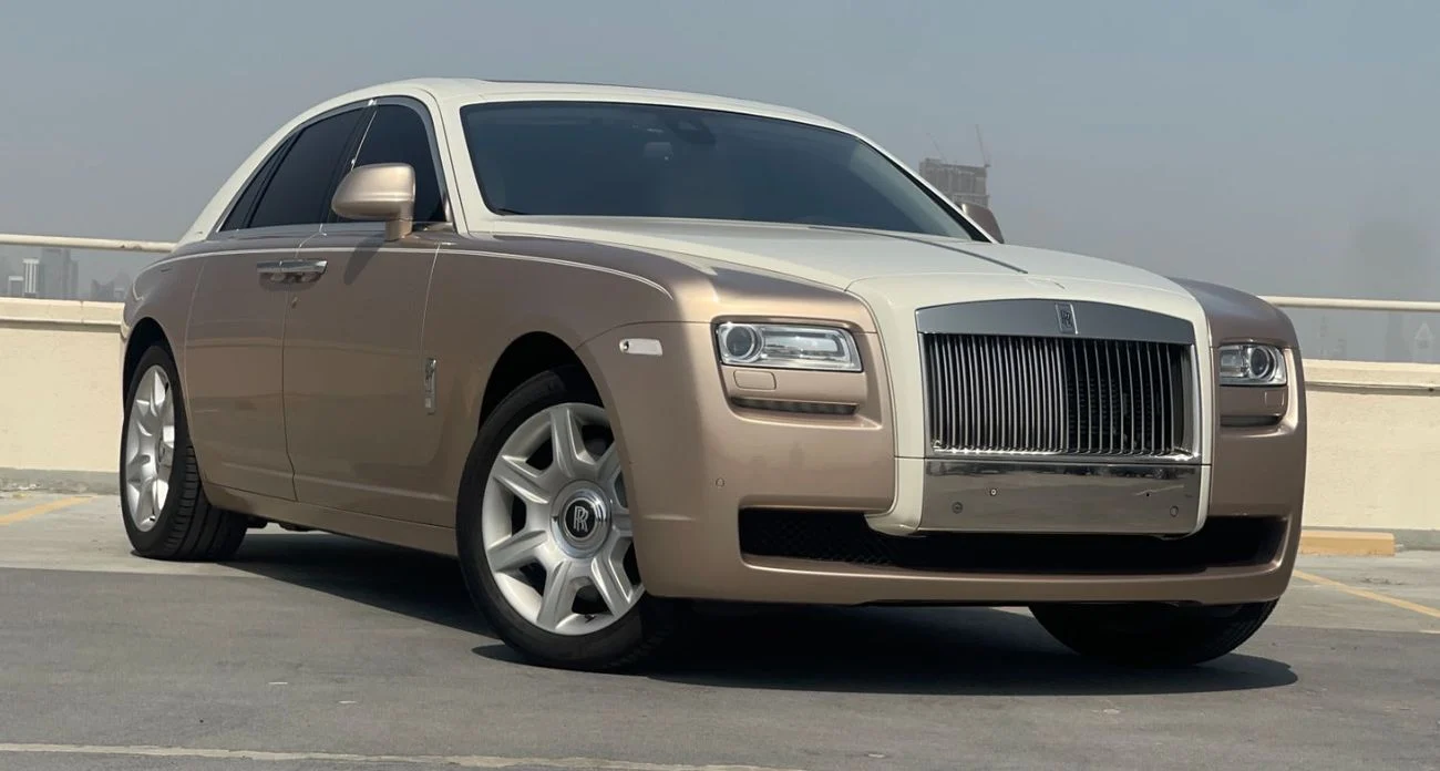 2014 Rolls-Royce Ghost SWB, χρυσό, 28.000 km, εισαγωγή ΗΑΕ — φωτο 1