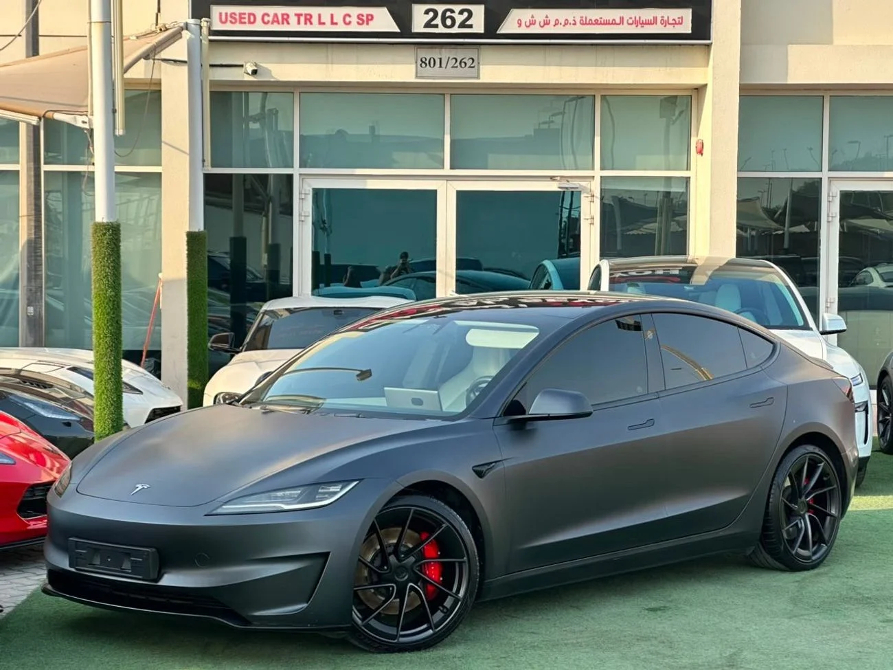 2025 Tesla Model 3 PERFORMANCE, μαύρο, 70.000 km, εισαγωγή ΗΑΕ — φωτο 1