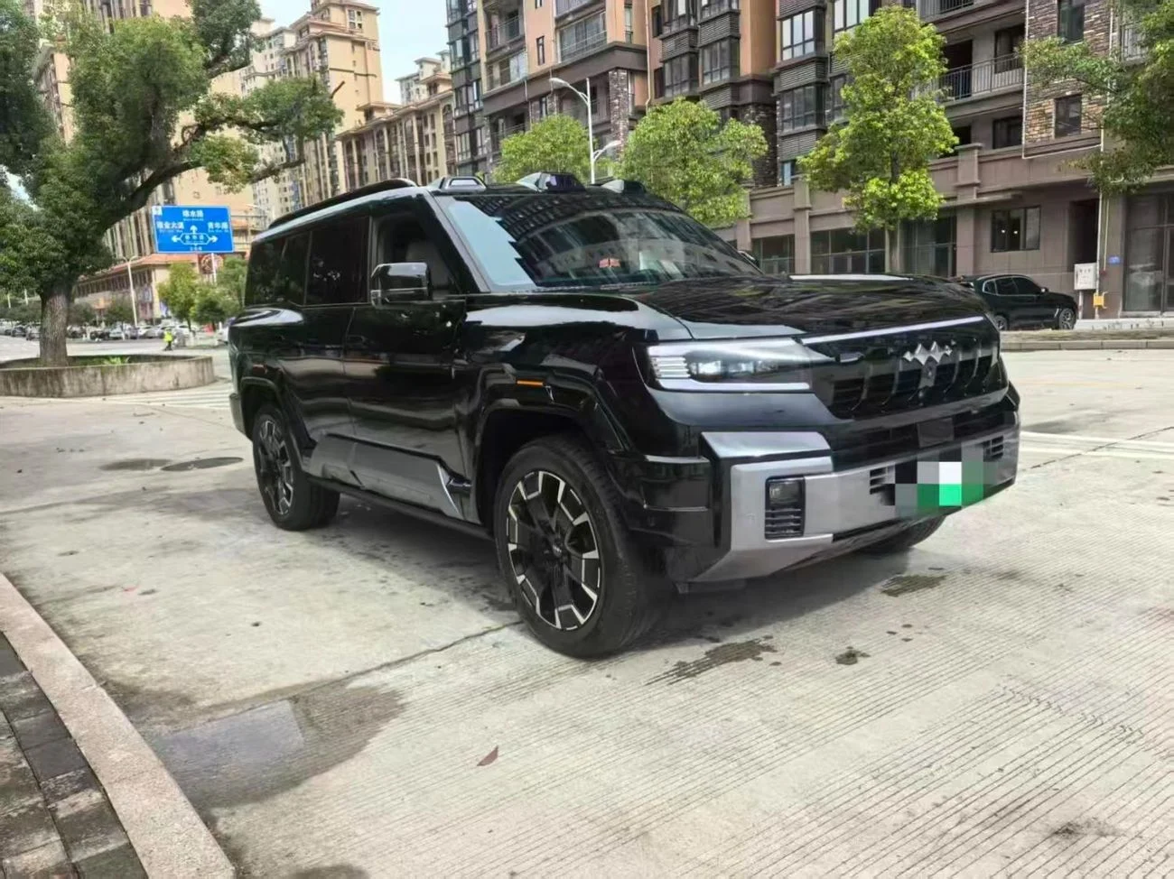 2024 Byd Leopard 8 FLAGSHIP, μαύρο, 35.000 km, εισαγωγή ΗΑΕ — φωτο 1