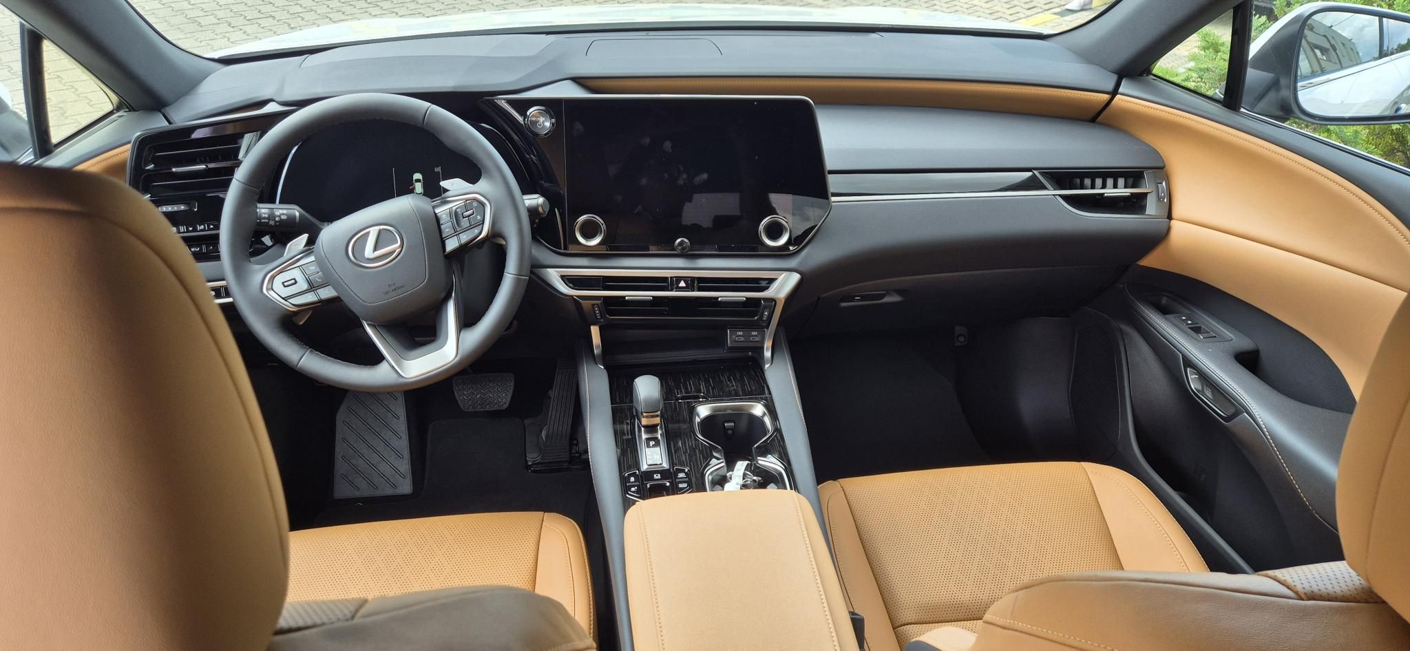 Lexus, Ουγγαρία — φωτο 1