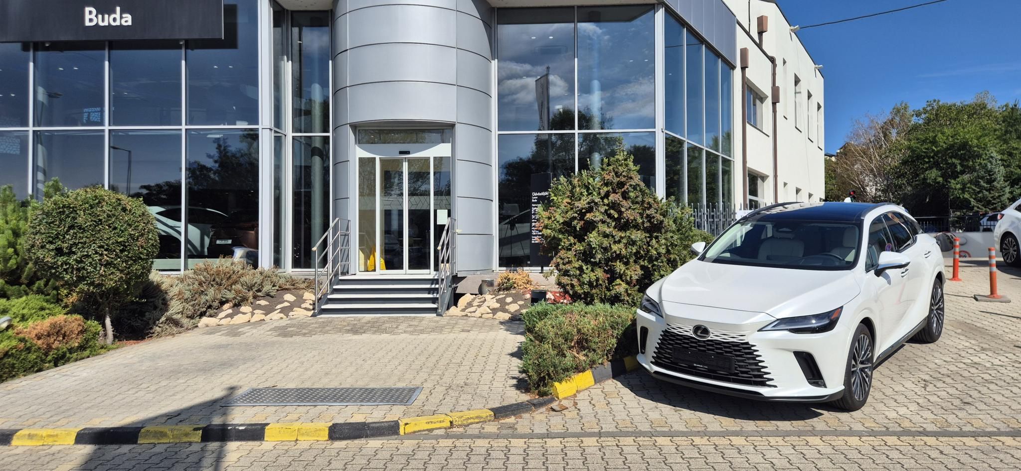 Lexus, Ουγγαρία — φωτο 1