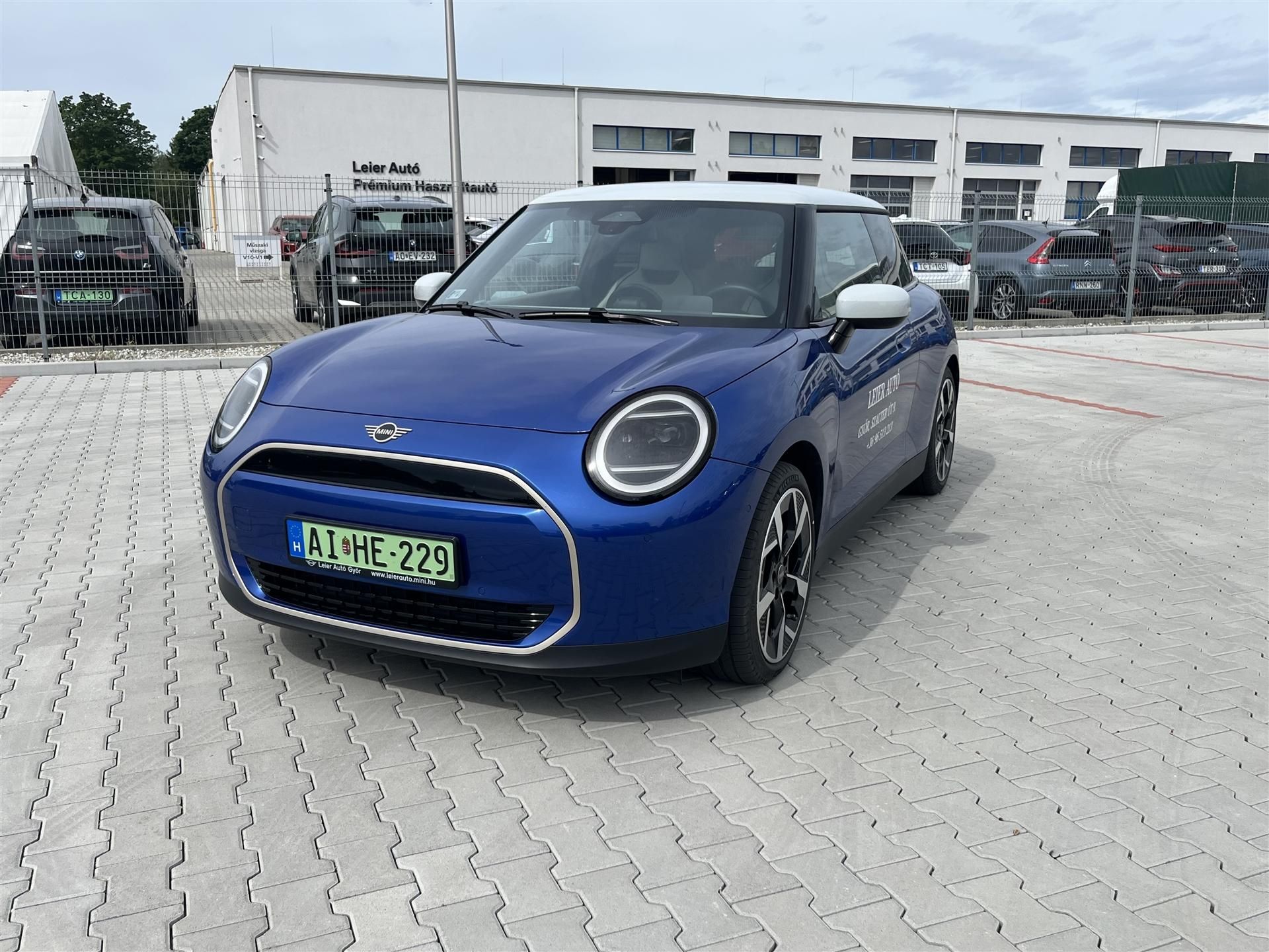 MINI, 12.450 km, Ουγγαρία — φωτο 1
