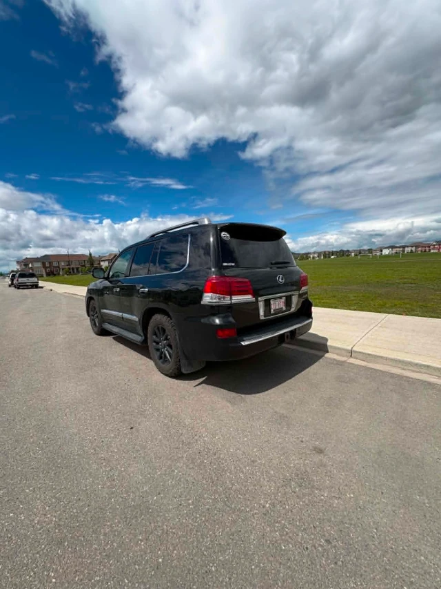 2015 Lexus Lx, μαύρο, 117.000 km, εισαγωγή Καναδάς — φωτο 2 z 5