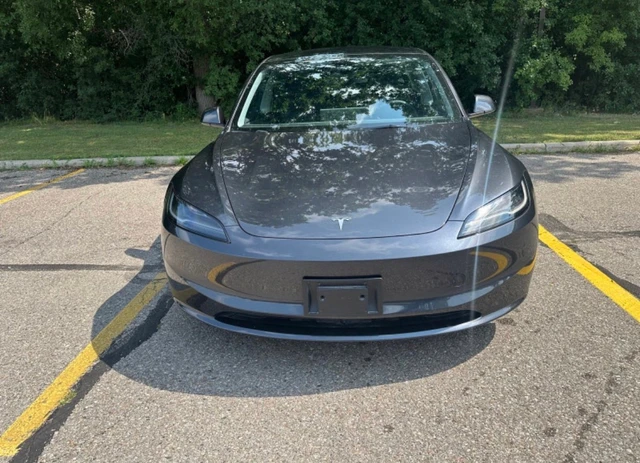 2024 Tesla Model 3 Long Range, 12.069 km, εισαγωγή Καναδάς — φωτο 2 z 5