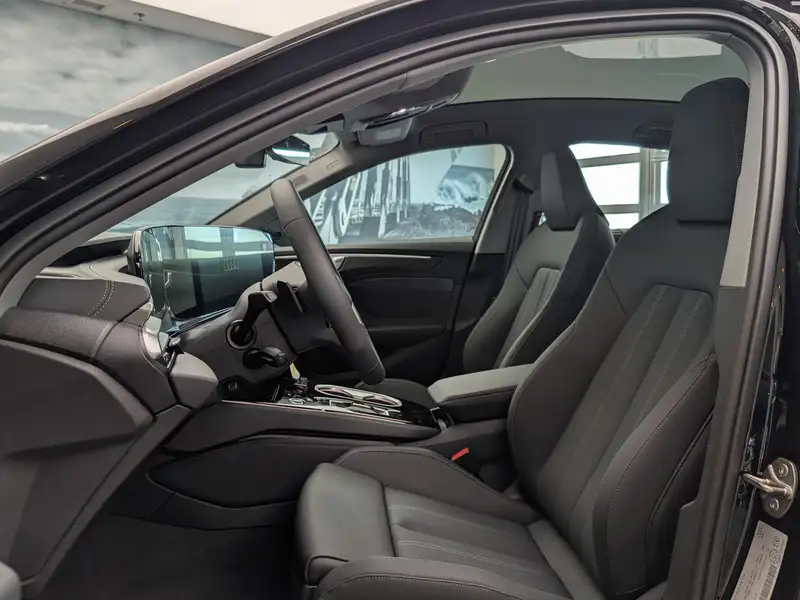 2026 Audi A6 Progressiv, μαύρο, 90 km, εισαγωγή Καναδάς — φωτο 5 z 11