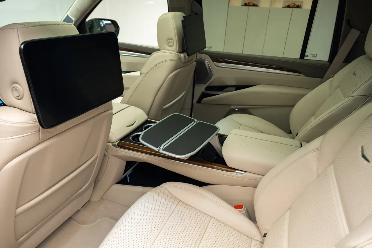 2026 Cadillac Escalade, 15 km, Ρουμανία — φωτο 1