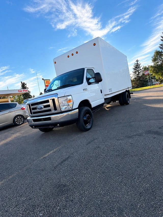 2016 Ford E-450, 8.500 km, εισαγωγή Καναδάς — φωτο 1