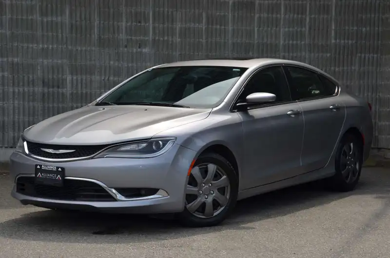 2016 Chrysler 200, 130.285 km, εισαγωγή Καναδάς — φωτο 1