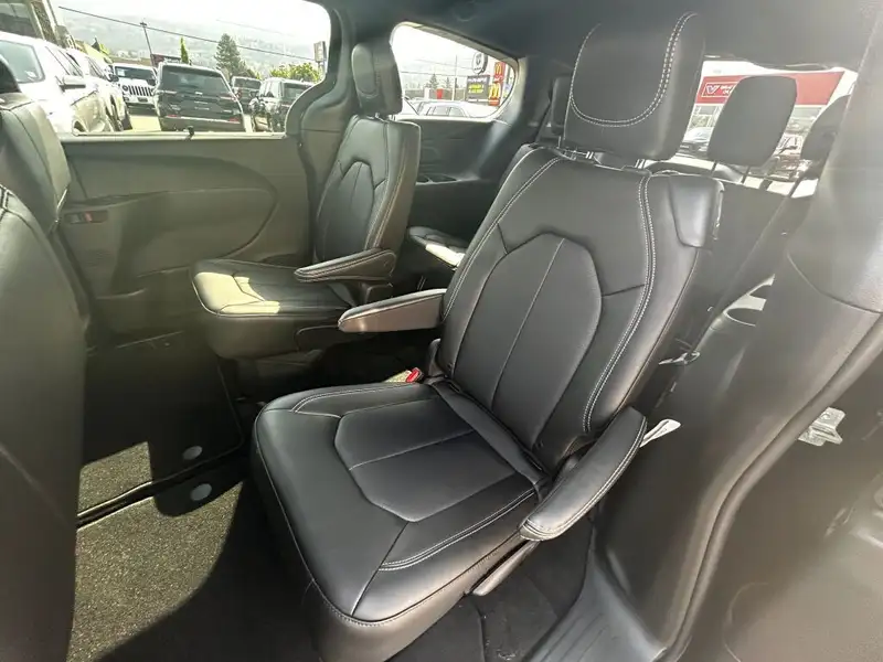 2027 Chrysler Pacifica Select AWD, μαύρο, 0 km, εισαγωγή Καναδάς — φωτο 10 z 12