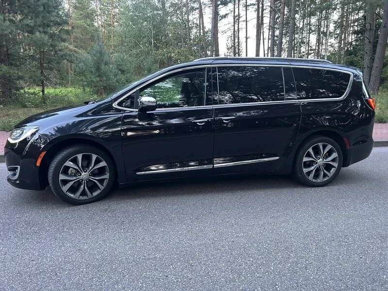 2017 Chrysler Pacifica, Λιθουανία — φωτο 1