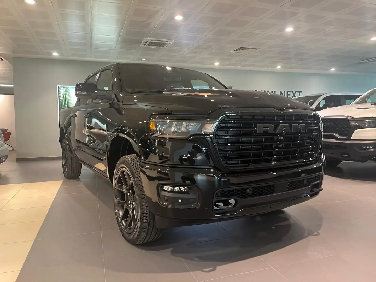 2025 RAM 1500, 14.000 km, Ιταλία — φωτο 1