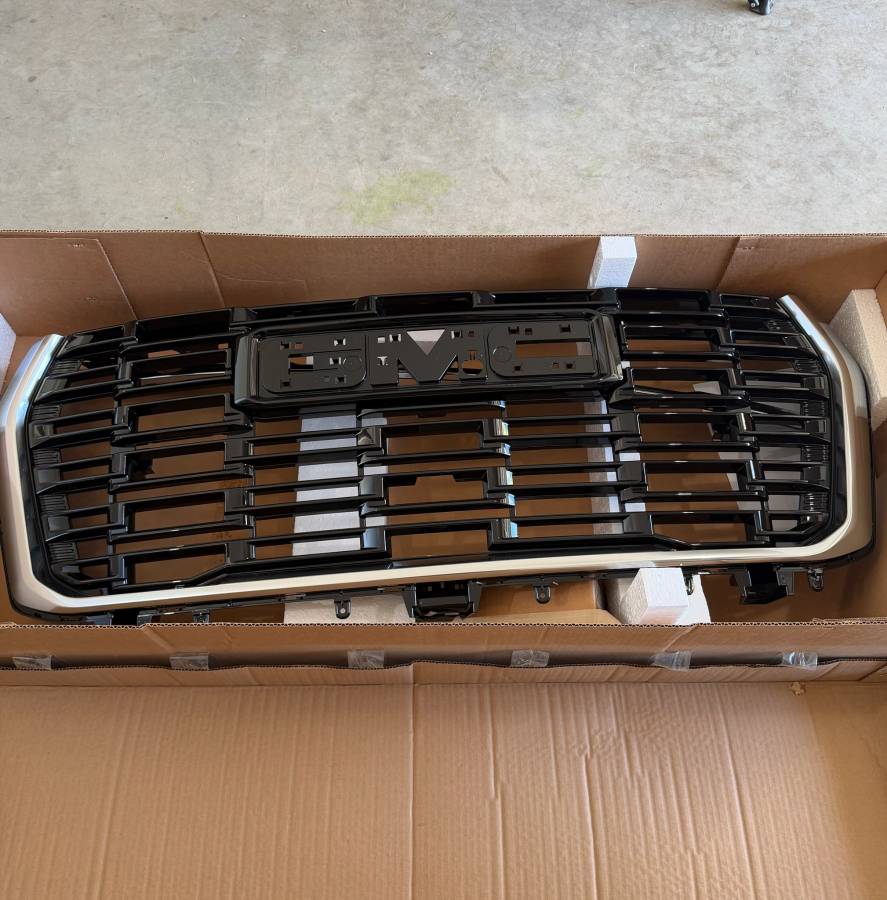 GMC Yukon Denali Ultimate Grille + Chrome Surround Gloss Black OE nový, μαύρο, εισαγωγή ΗΠΑ — φωτο 1