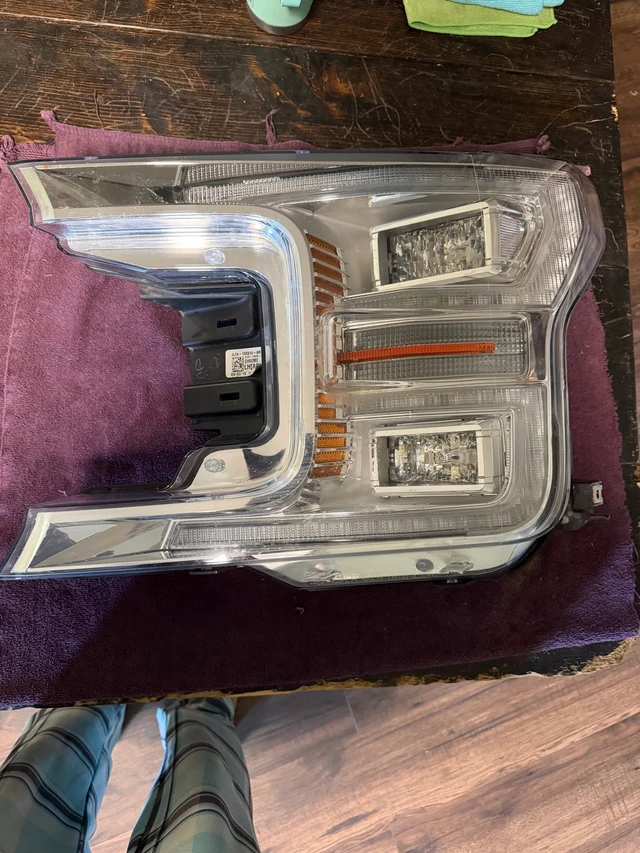 drivers side světlomet 2019 F150 LED, OE, κόκκινο, εισαγωγή Καναδάς — φωτο 1