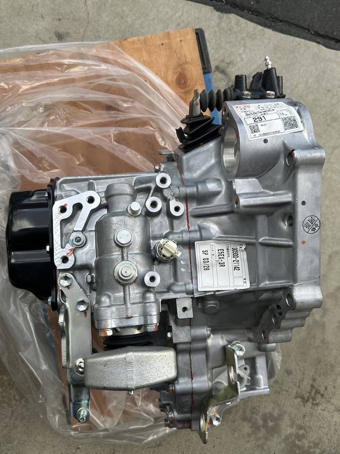 Discontinued! BNIB OE Scion tC E350 5-Speed Manual Trans 30300-21142, εισαγωγή ΗΠΑ — φωτο 1