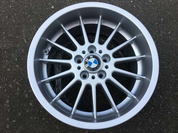 1 X RARE Genuine BMW Style 32 18x9 zadní Rim in showroom cond, εισαγωγή Καναδάς — φωτο 1