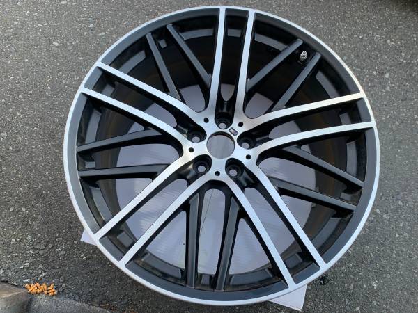 1 X single zadní 21X10 BMW Forged Style 650M rim in exc použitý cond, εισαγωγή Καναδάς — φωτο 1