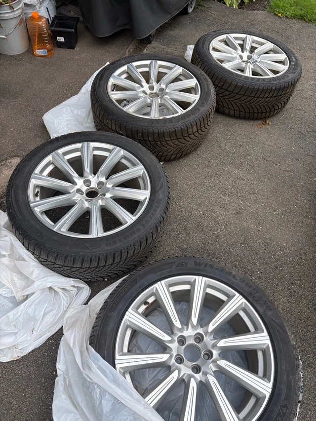 Goodyear Winter Command Ultra 275/45/R20 and OE rims Volvo XC90, εισαγωγή Καναδάς — φωτο 1