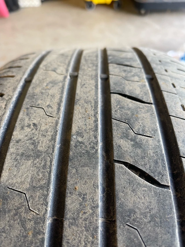Ford Fusion 2013+ tires and rims, one damaged, εισαγωγή Καναδάς — φωτο 1