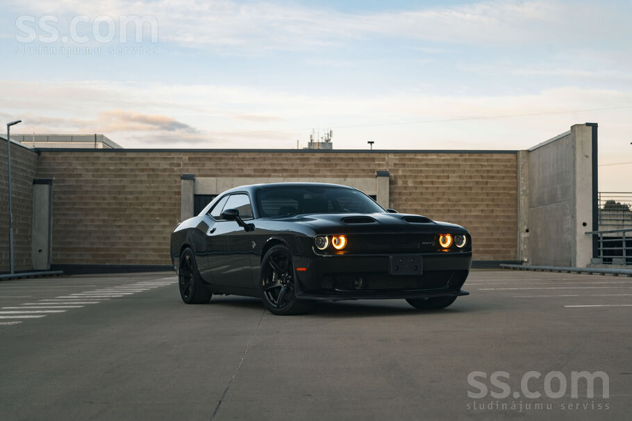 2021 Dodge Challenger, 39.000 km, Λετονία — φωτο 1