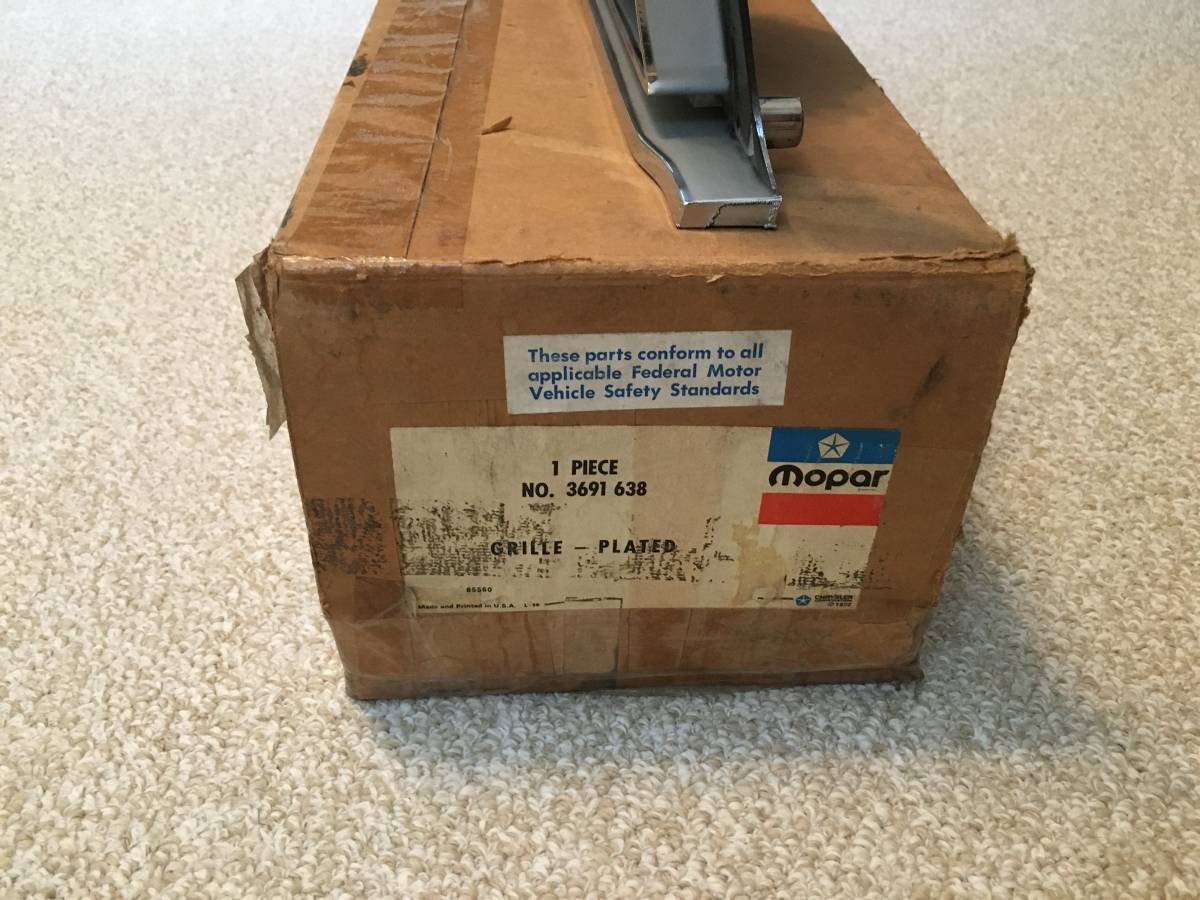 NOS 1973-1974 Plymouth Valiant Duster Chrome Grill Grille Mopar P/N 3691638, εισαγωγή ΗΠΑ — φωτο 1