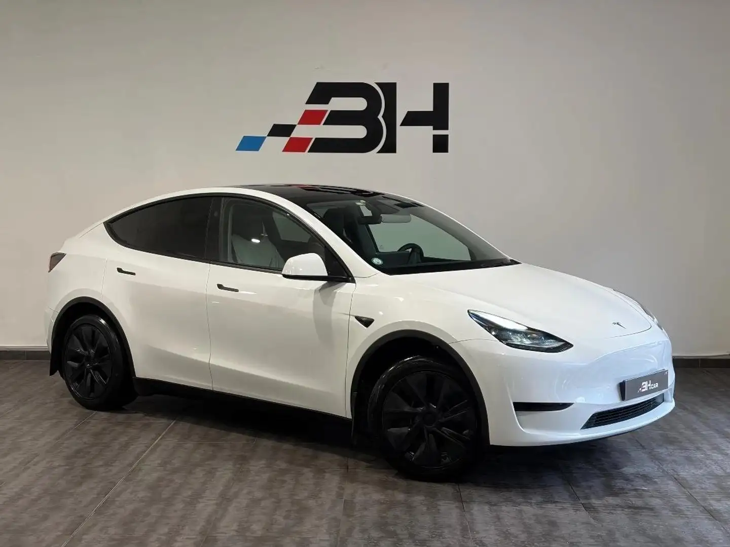 2024 Tesla Model Y, 35.000 km, Γαλλία — φωτο 1
