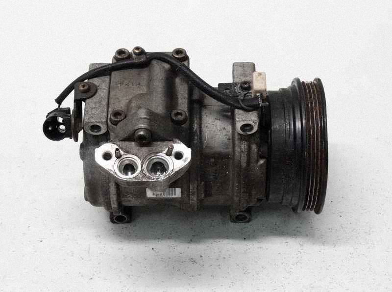 BMW 3 E36 Air conditioning (A/C) kompresor (pump), Σε απόθεμα στην ΕΕ — φωτο 1