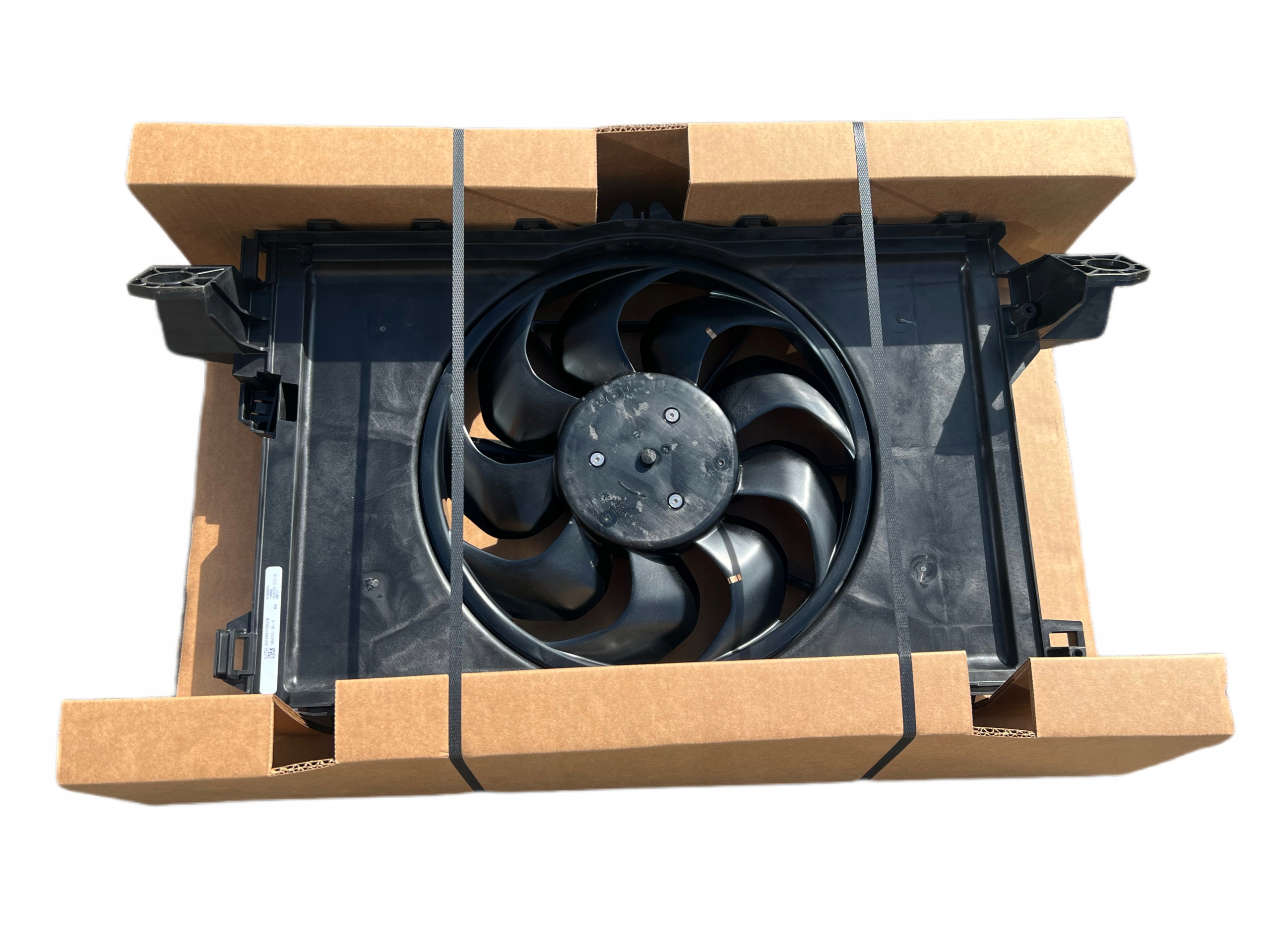 ventilátor chladič 1494175-00-a 1494179-00-b Tesla Model Y Model 3, Σε απόθεμα στην ΕΕ — φωτο 1