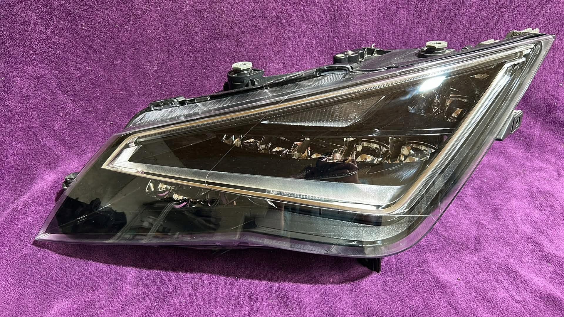 světlomet levá Reflertor levý Mercedes Cla W117 facelift FULL LED High Usa Amerika, Σε απόθεμα στην ΕΕ — φωτο 1
