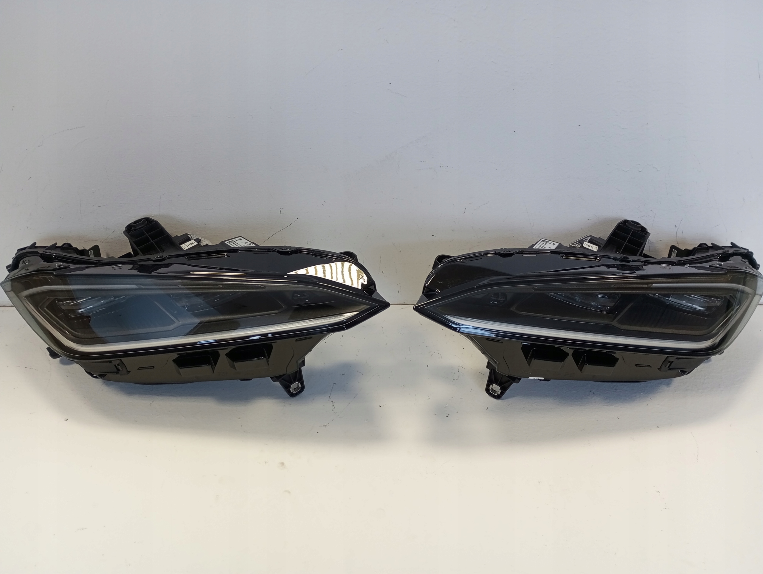 světlomet světlomety Lamborgini Urus 4ml941036j 4ml941035j přední nová, Σε απόθεμα στην ΕΕ — φωτο 1