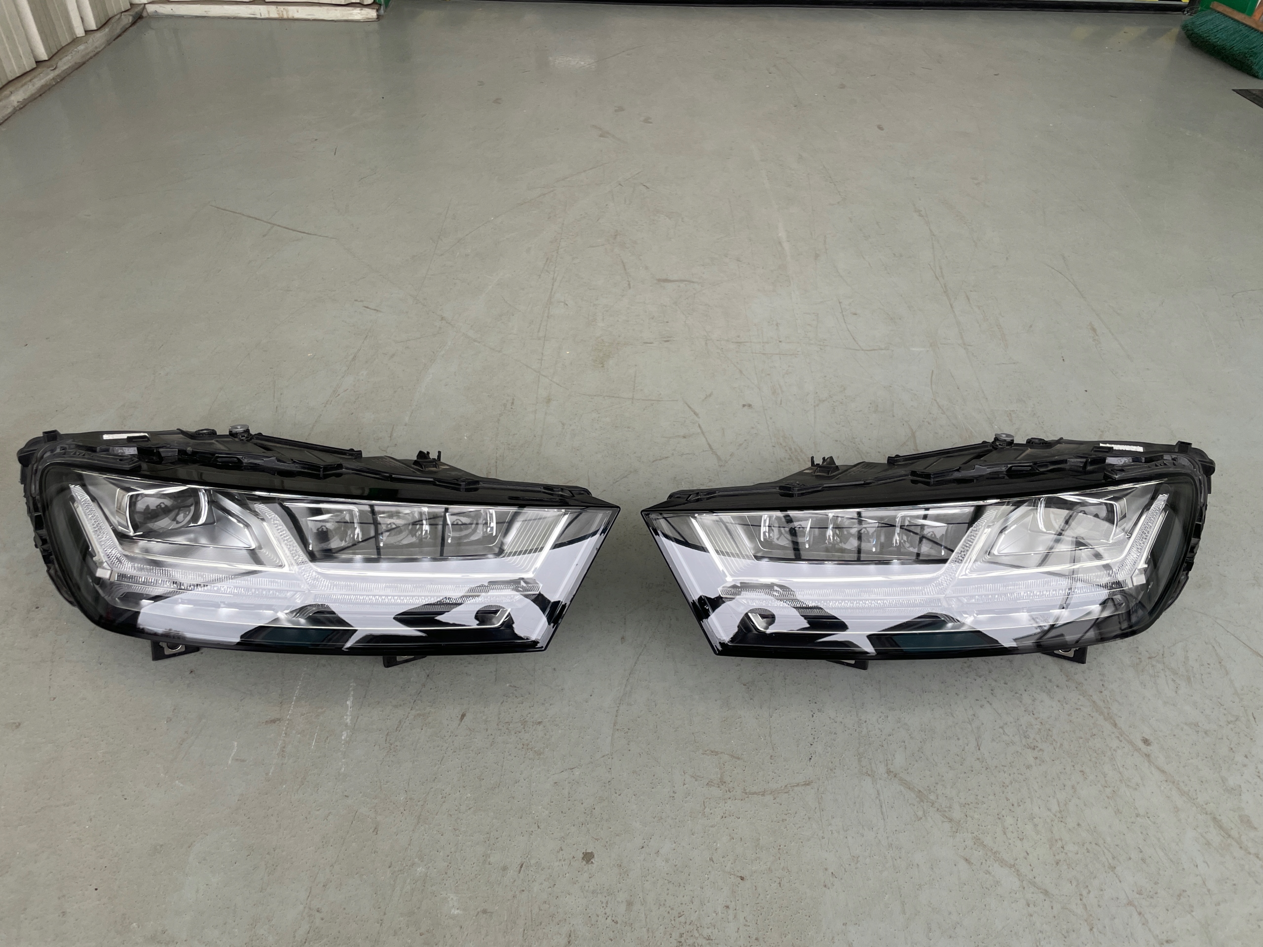 Audi Q7 4m full led matrix komplet levý i pravý gla, Σε απόθεμα στην ΕΕ — φωτο 1