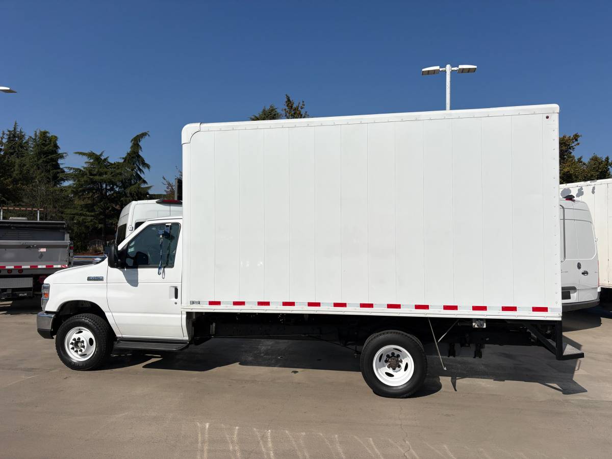 2019 Ford, εισαγωγή Καναδάς — φωτο 2 z 12