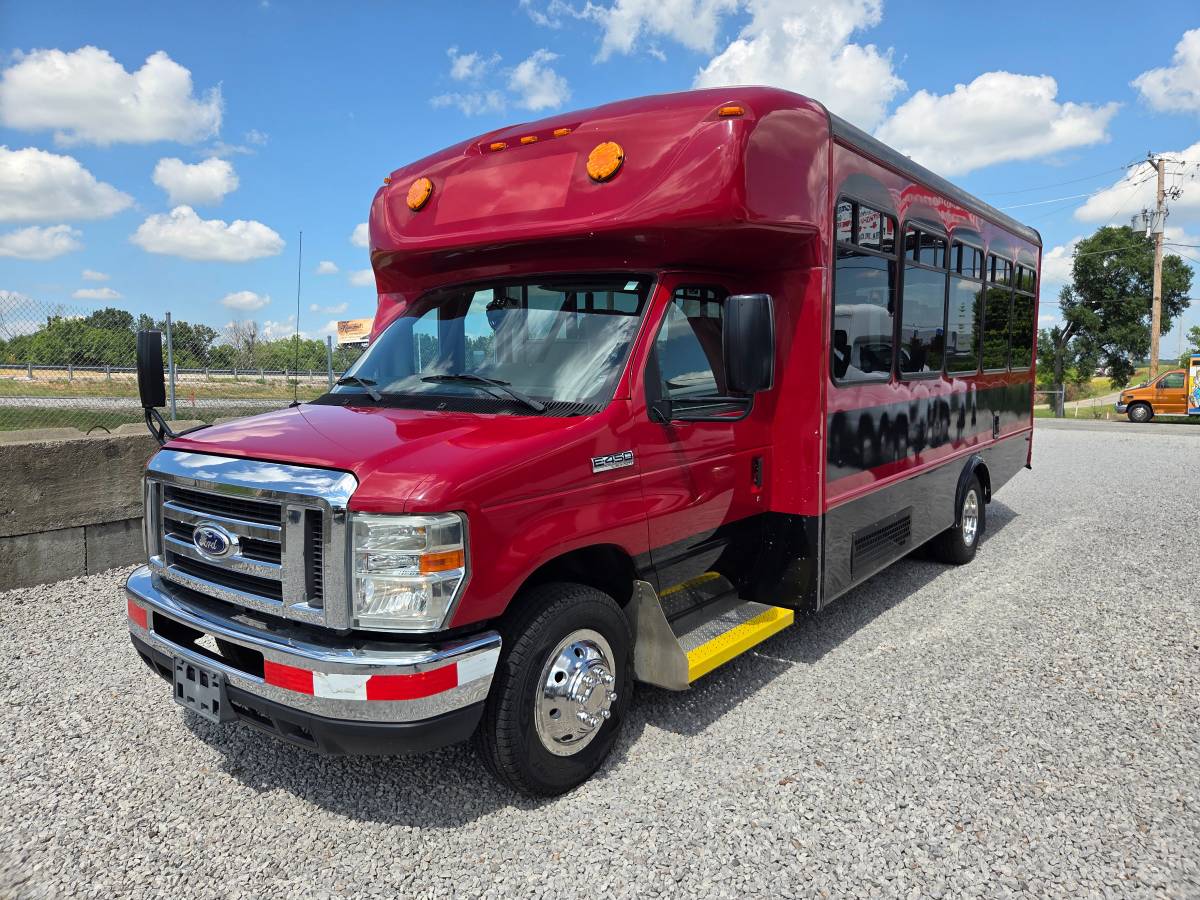 2016 Ford, εισαγωγή ΗΠΑ — φωτο 8 z 12