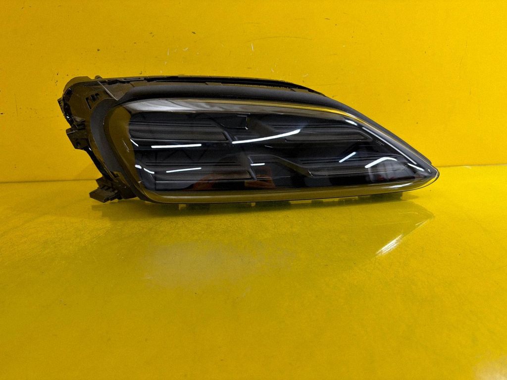 95C941006J Porsche Macan (95C) světlomet, Σε απόθεμα στην ΕΕ — φωτο 1