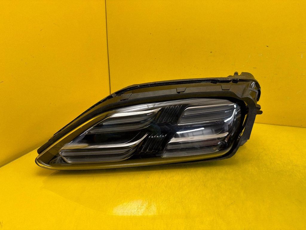 95C941009 Porsche Macan (95C) světlomet, Σε απόθεμα στην ΕΕ — φωτο 1